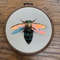 Image 4 of Shiny bee (a, 4 inches)