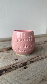 Jeg passer ikke i deres små kasser Candy