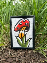 Red mushroom (3) left