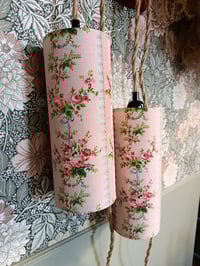 Image 4 of Lampe baladeuse " Écrin de roses "