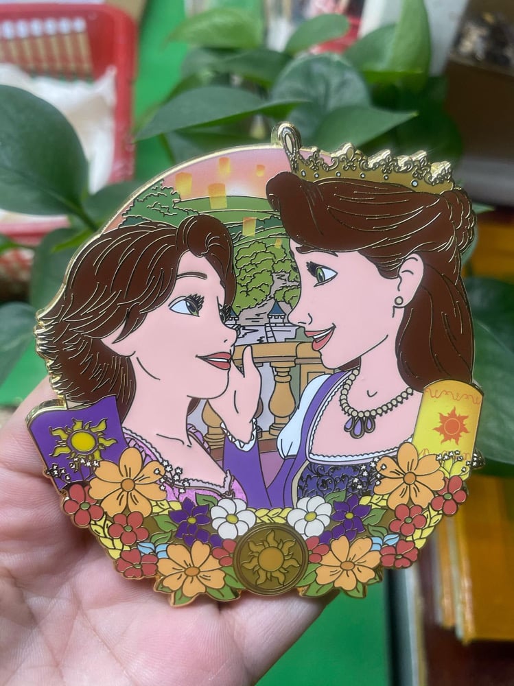 SOLD OUT - Mother's Love - Rapunzel & Arianna | Da'Vinci Fantasy Pins