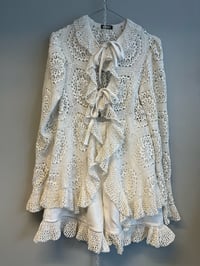 Image 4 of Hvide shorts med blondekant (xs-m)
