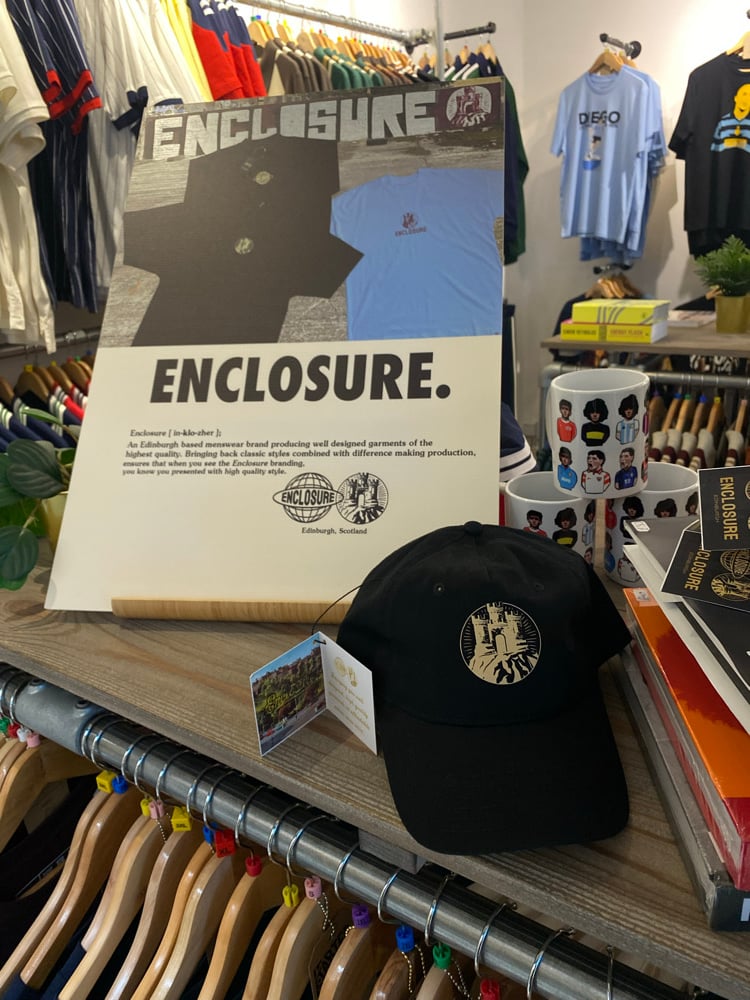 Black (Castle Cap)