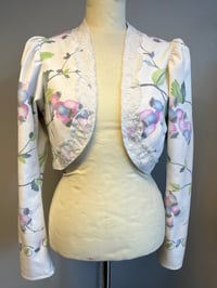 Image 3 of Bolero jakke med blomster (xs/s)