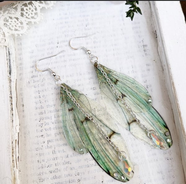 Image of Large Etheral Green Earrings