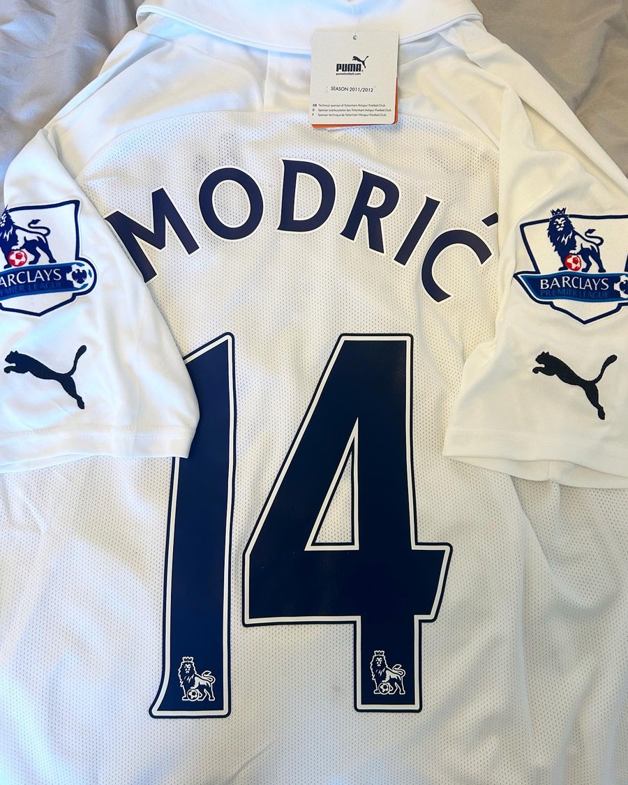 Image of BRAND NEW Tottenham “MODRIC 14” 2011/12 Home Shirt + PL patches  (S)