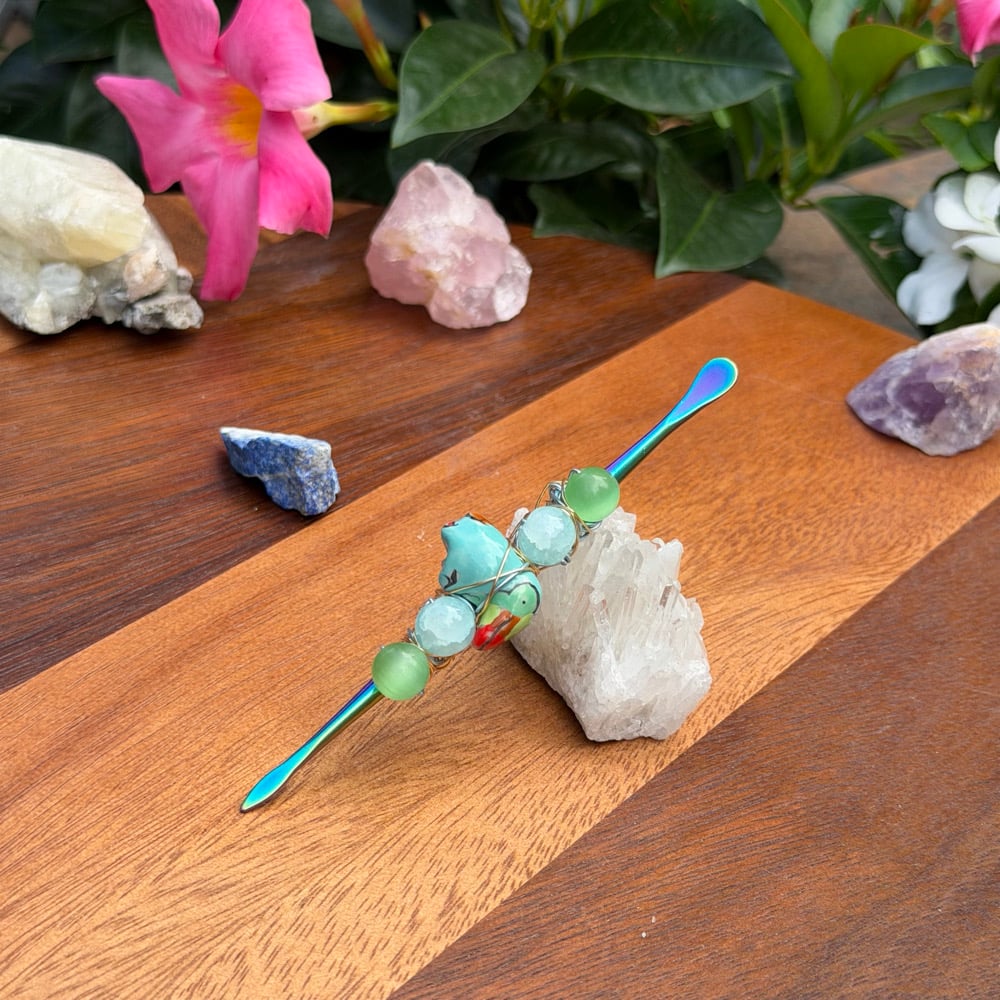 Image of parrot from peru dab tool