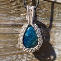 Apatite pendant