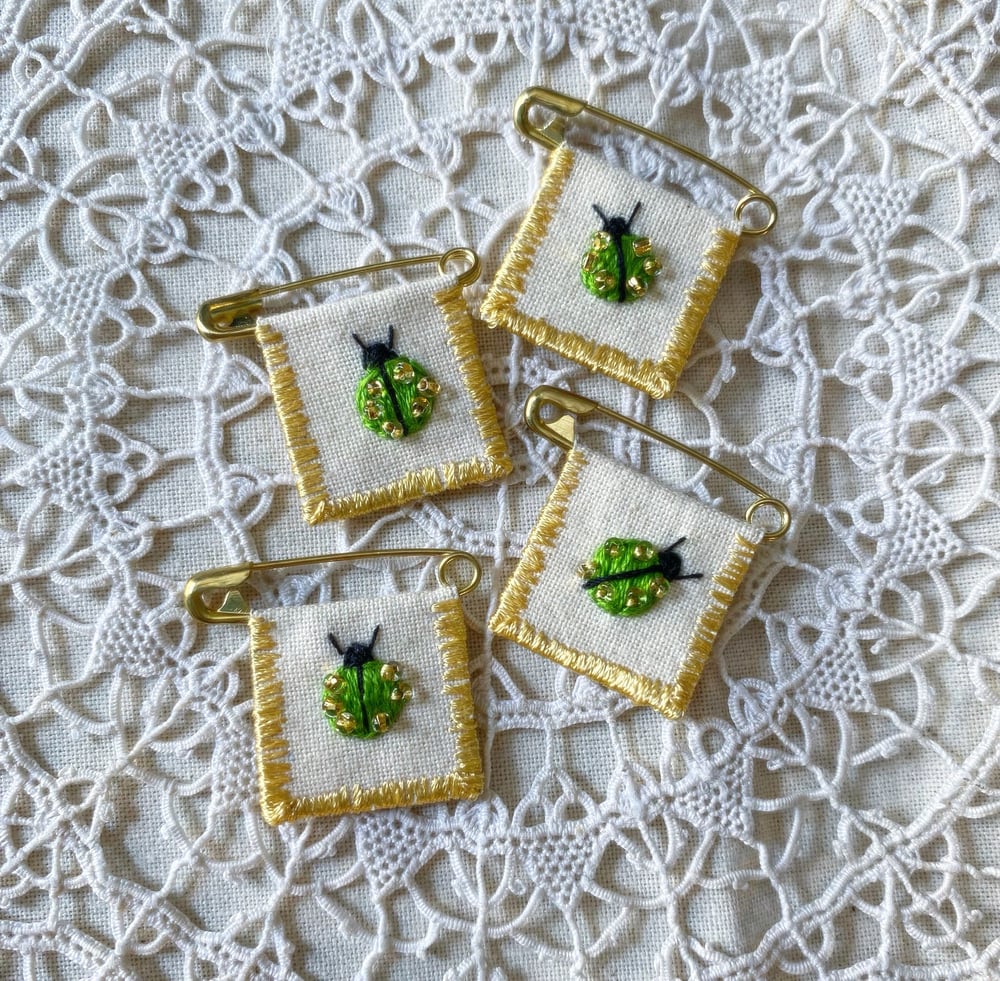 Image of Broche « Chrysolina »