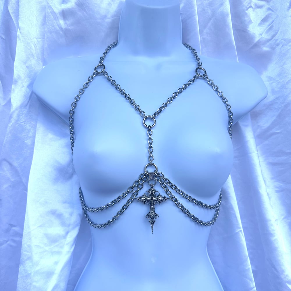 Image of Mausoleum Chain Harness