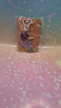 Glitter and purple dragon moon d20 keychain 