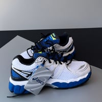 Image 2 of size: us6B uk5 eu39 cm24.5