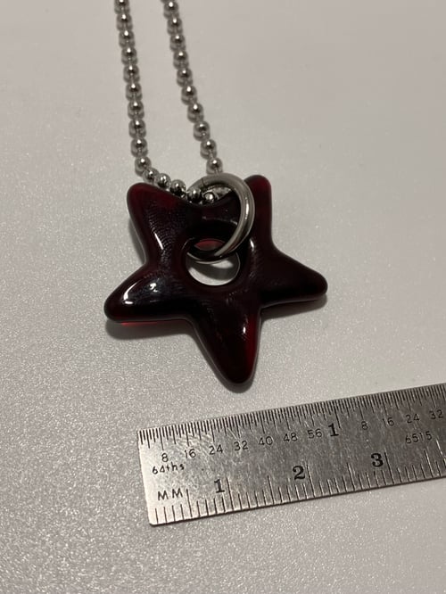 Image of dark red star