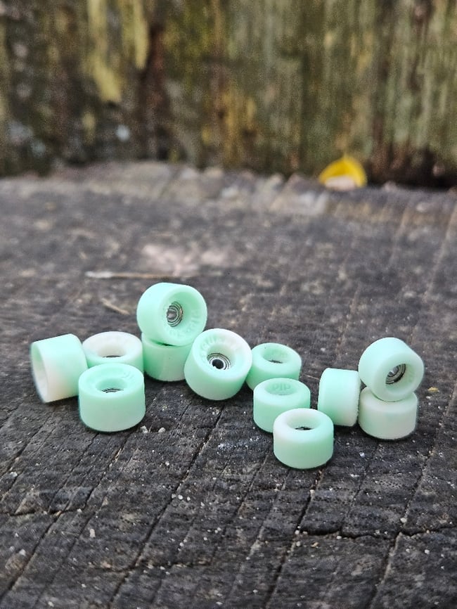 Mint Swirls - F0