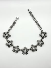 Image 4 of Daisy Chain Necklace