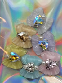 Image 2 of bows with heart rhrinstone
