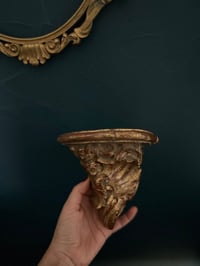 Image 2 of Petite console dorée en résine, de style rocaille, vintage