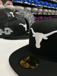 Image 3 of New Era 59Fifty Trucker Black/White/Grey Paisley UV 