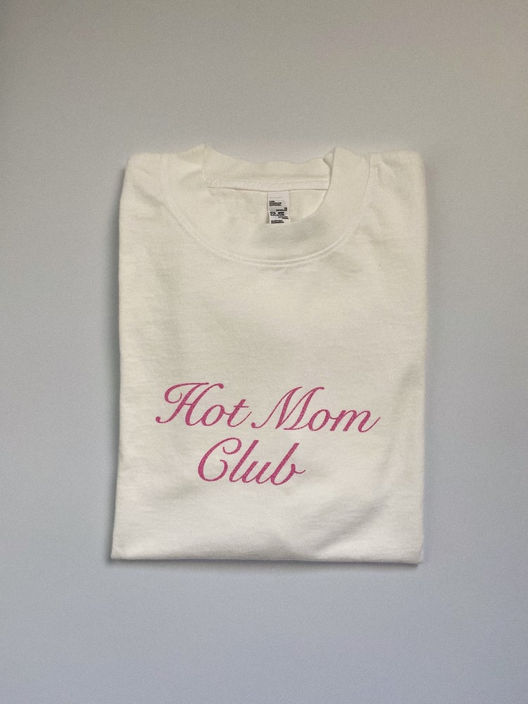 Image of HOT MOM CLUB CREAM TEE