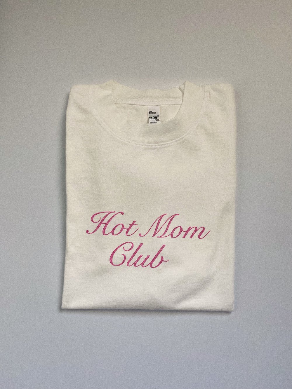 Image of HOT MOM CLUB CREAM TEE