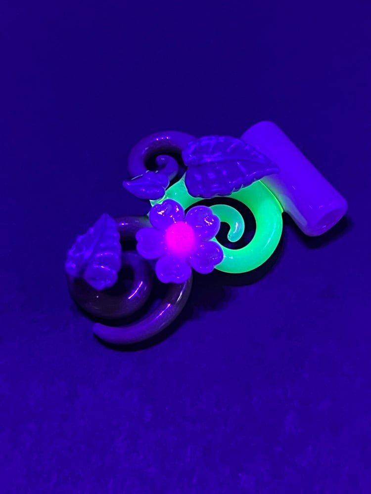 Image of 80’s Pastel Spring Flower Vine Pendant