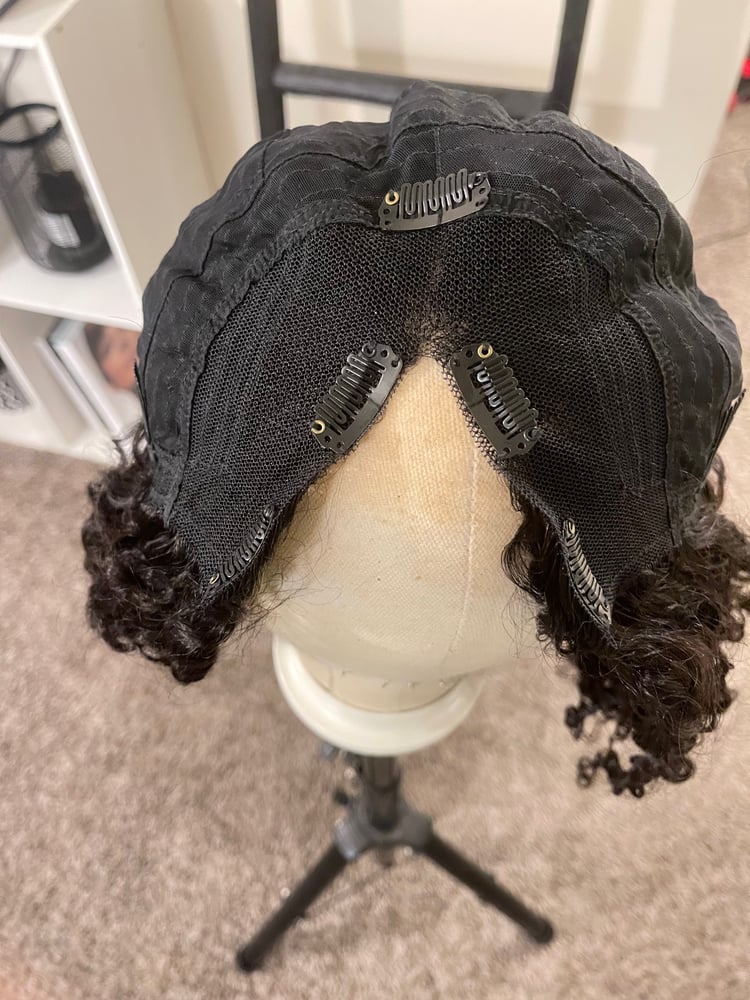 Image of Curly V part Wig 