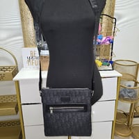 Image 4 of Unisex Crossbody Black