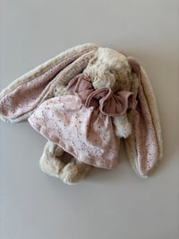 Image 3 of DOUDOU LAPIN ET SA TENUE TERRACOTA  BRODÉ 