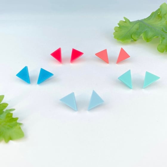 Image of Triangle M Pastel