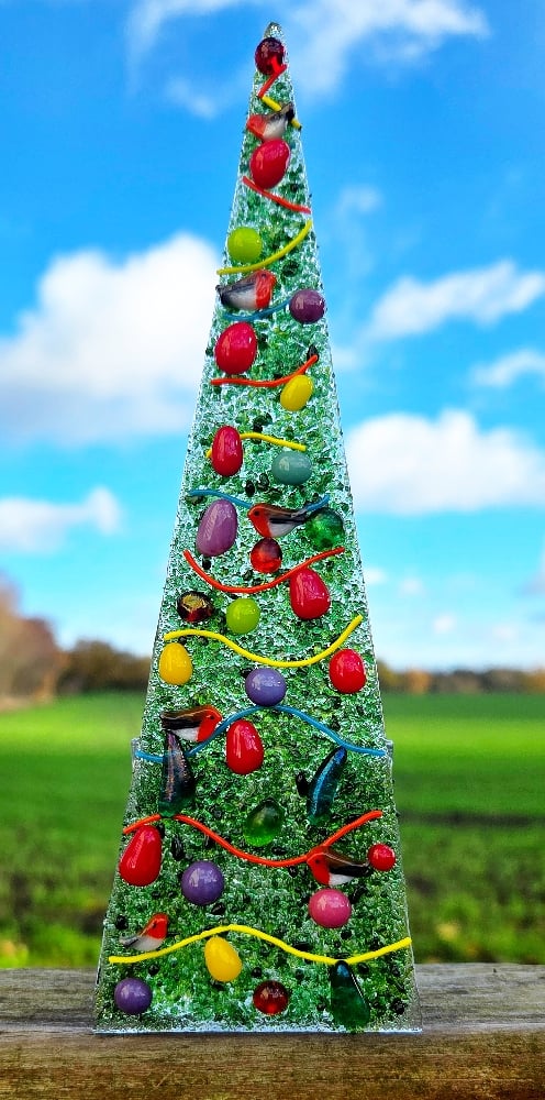 Image of Fused Glass Pointy Christmas Tree Tea Light