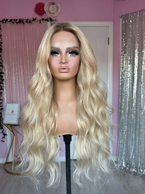 Image of human hair honey blonde (ready to ship)