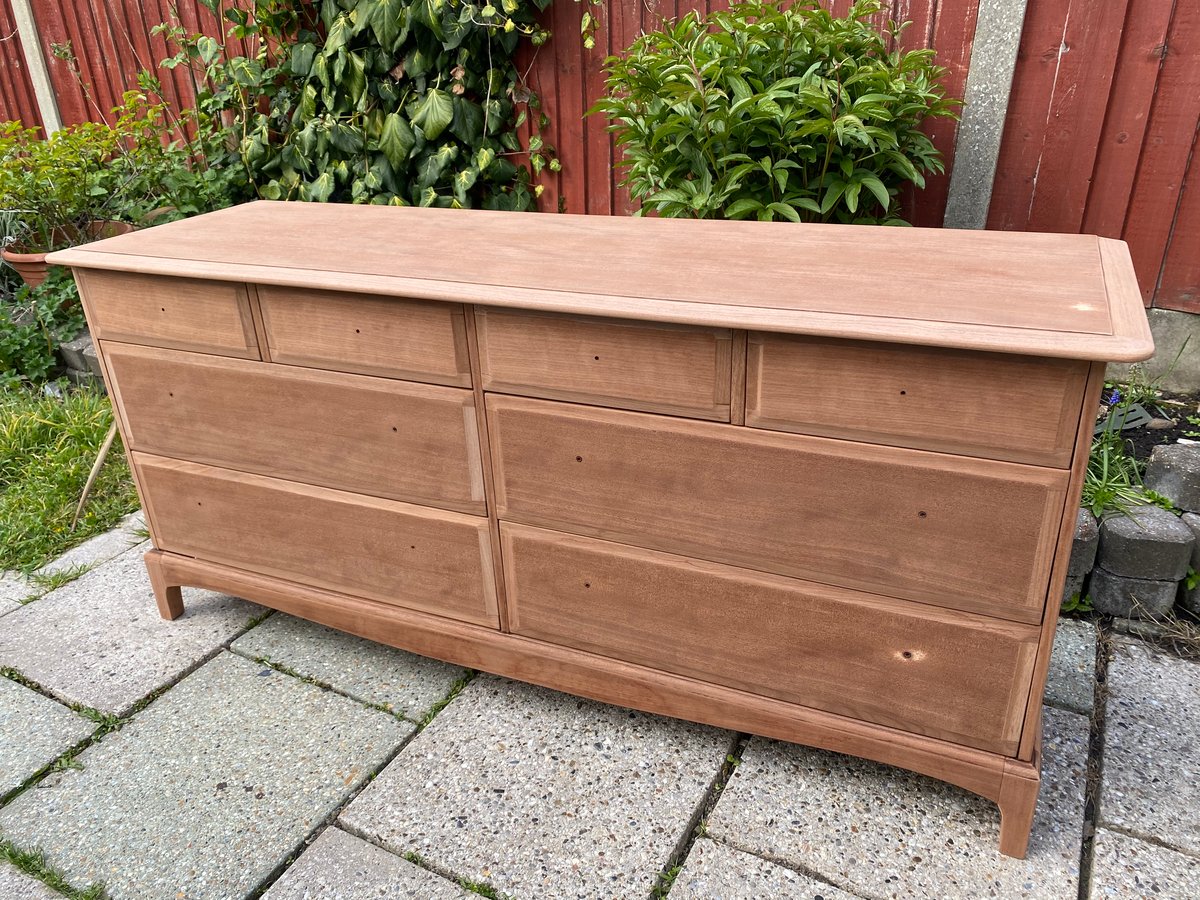 Deposit for 8 drawers Stag chest of drawers