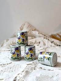 Image 6 of Bougeoirs en porcelaine fleuris