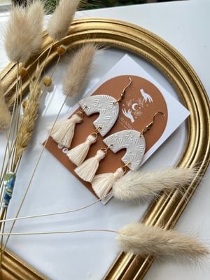 Image of Vintage Tassels Arch