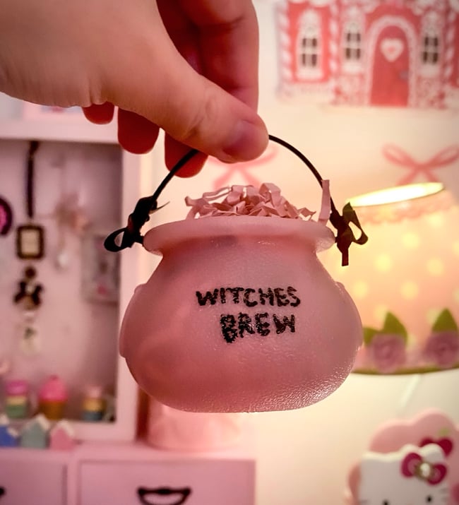 Mini Surprise Cauldrons