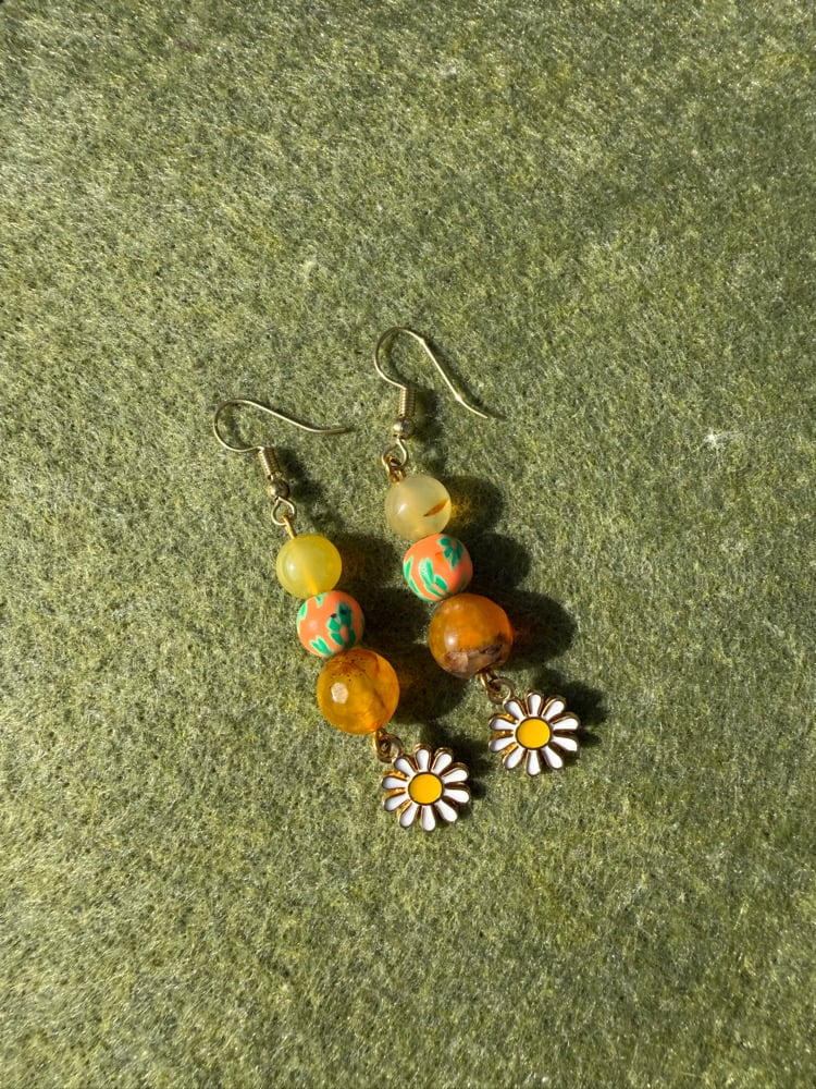 Image of 💛🌼 Warm, sunny daisy earrings🌼🧡