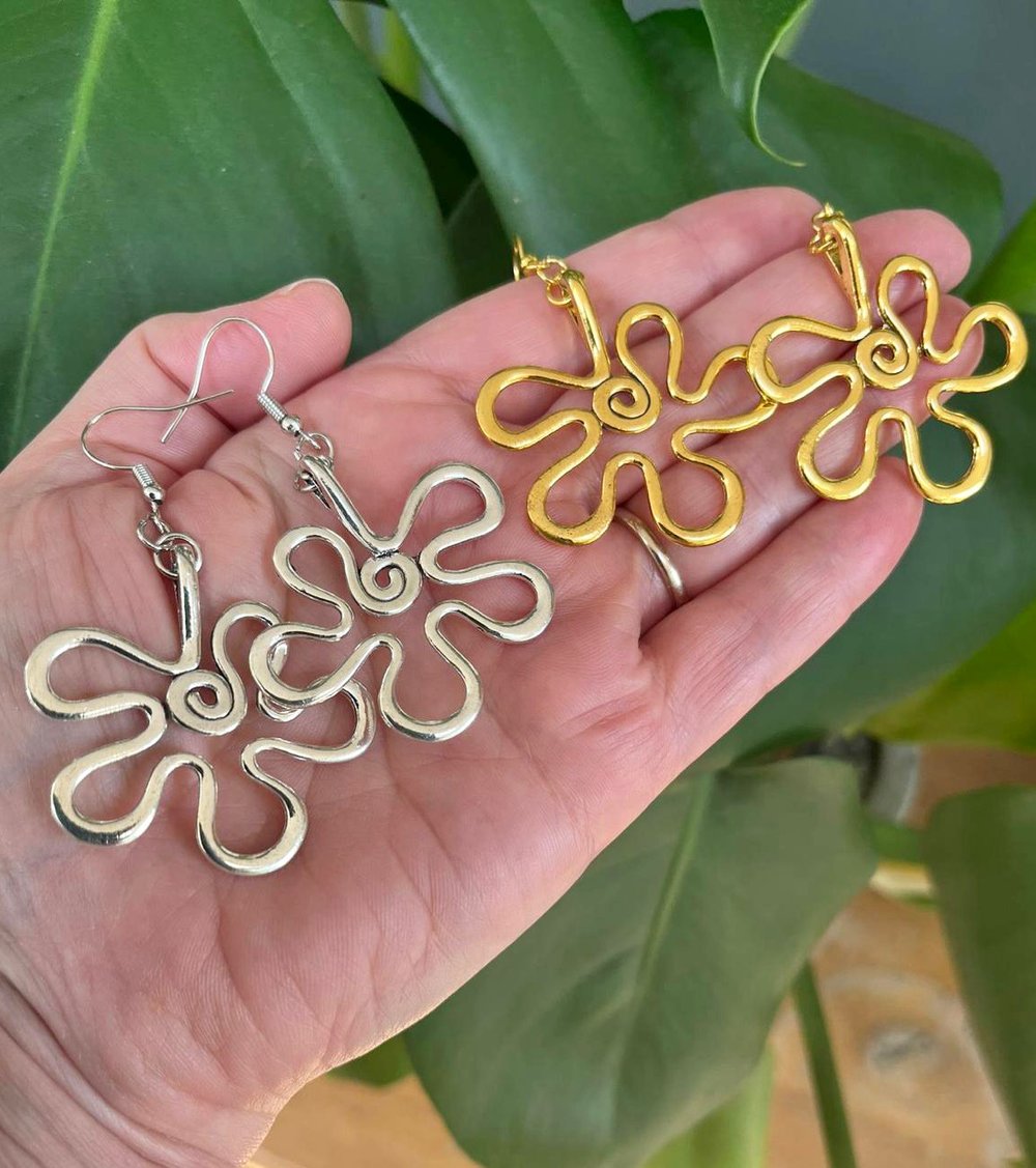 flower style ethereal earrings!