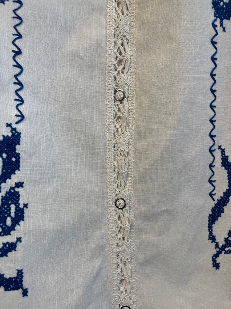 Image of Shirt with blue embroidery (l/xl)