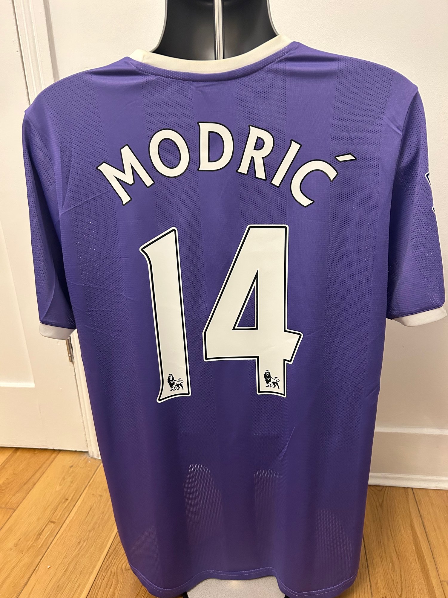 Image of Tottenham Hotspur “MODRIĆ 14” 2011/12 Away Shirt + PL patches (XL)