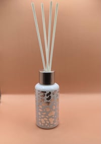 Image 5 of Reed Diffuser Set