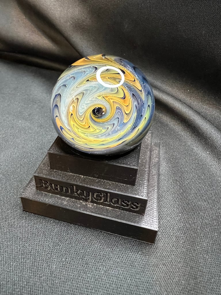 Silver and Gold Wag Marble