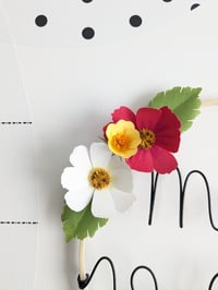 Image 2 of Couronne Mère Veilleuse - fleurs en papier 