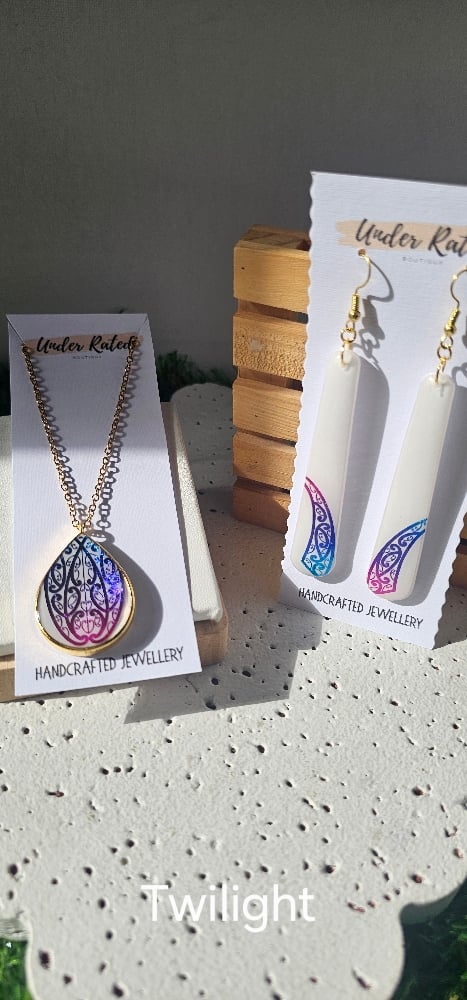 Image of Earring and Pendant set  (Resin) 