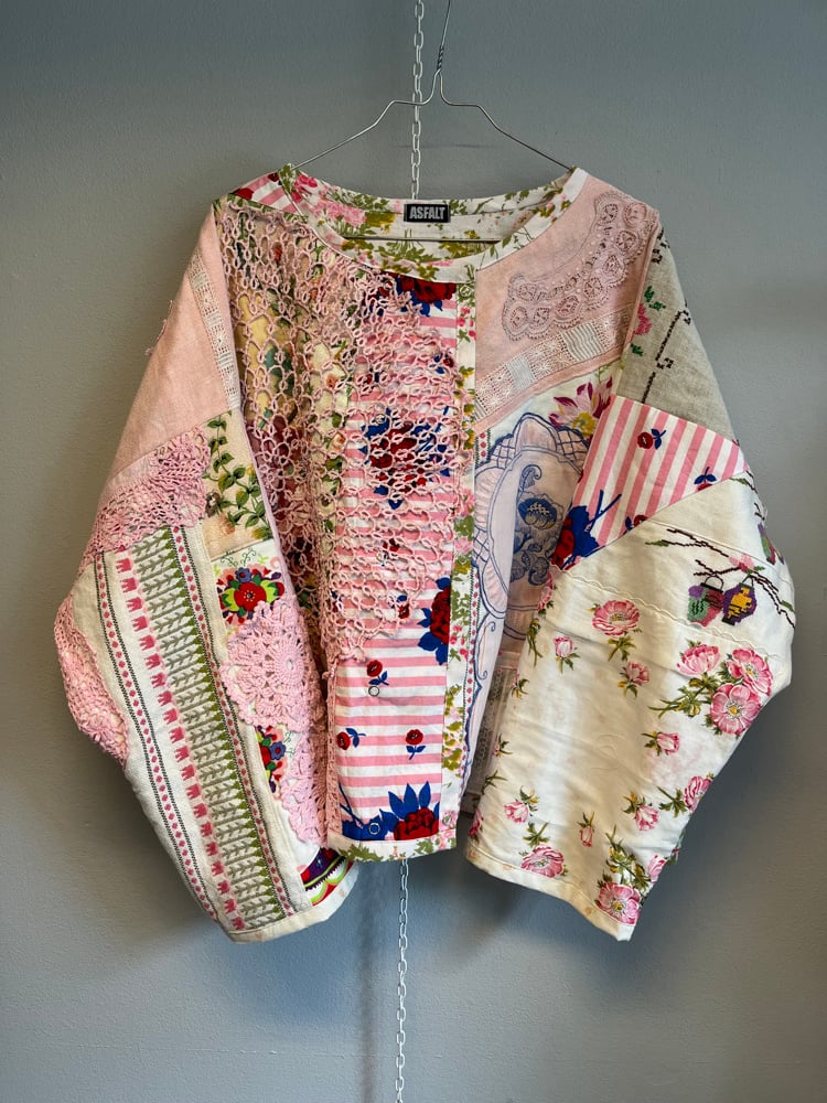 Image of Sunday puzzle jacket pink (xs-xl)