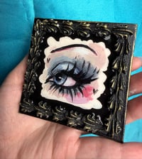 Image 1 of Gothic frame eye   (original)