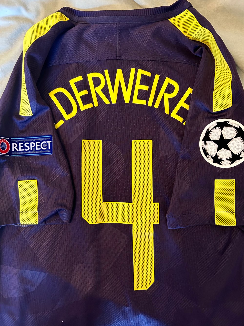 Image of Tottenham Hotspur “ALDERWEIRELD 4” 2017/18 Third Shirt + UCL patches (M) 