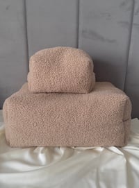 Image 8 of Kosmetyczka Baranek Beige w rozmiarze MIDI