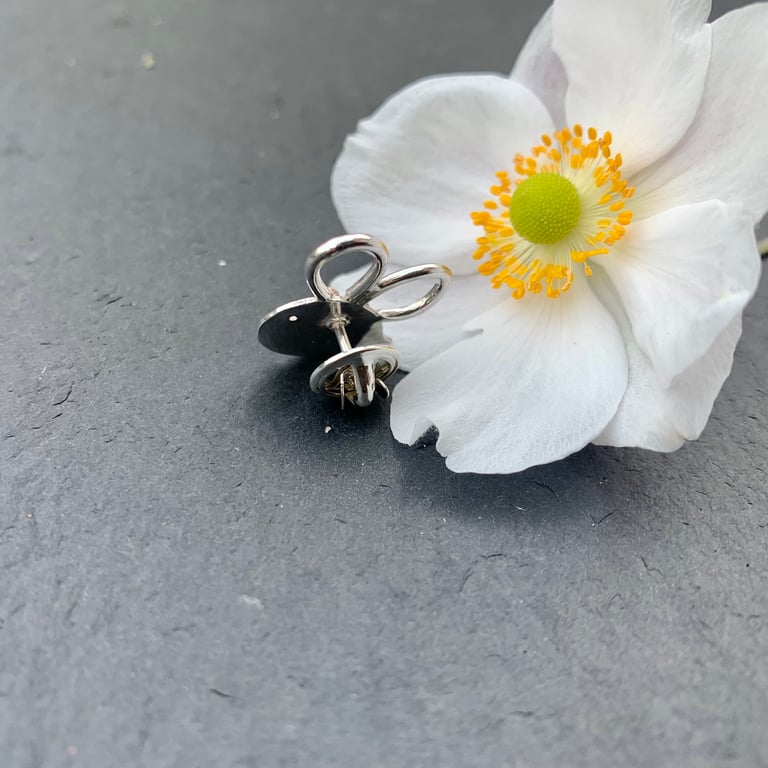 Bee  Lapel Tack Image 2