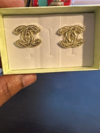 gold quilted cc earrings