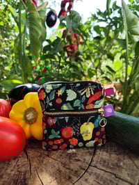 Image 1 of Monedero cuadrado doble bolsillo MARGARET HUERTA negro